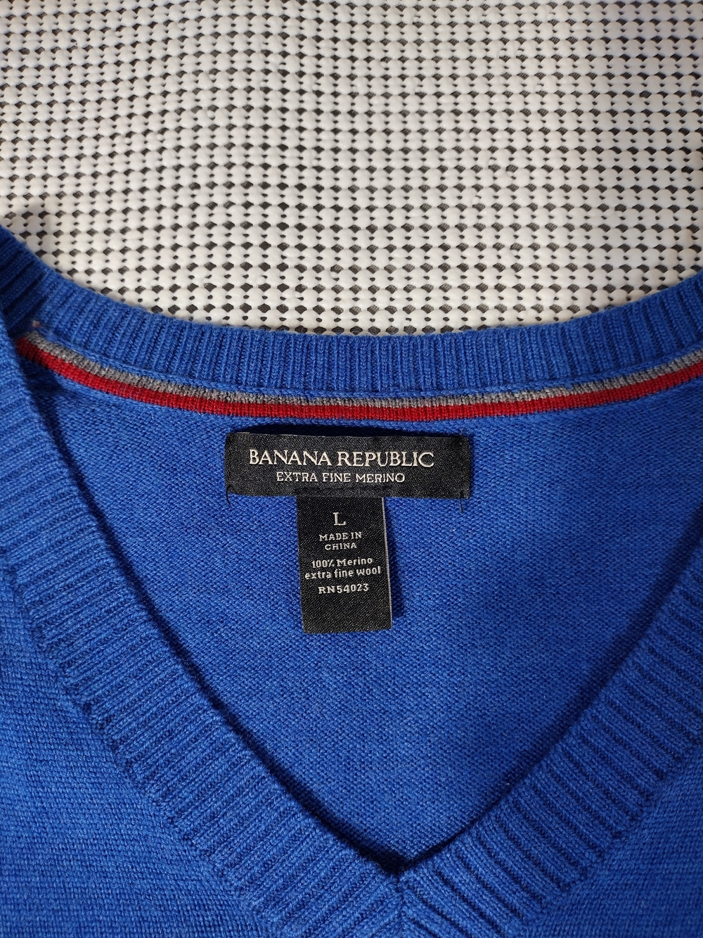 Banana Republic Men's V-Neck Sweater in Royal Blue with Red Trim
